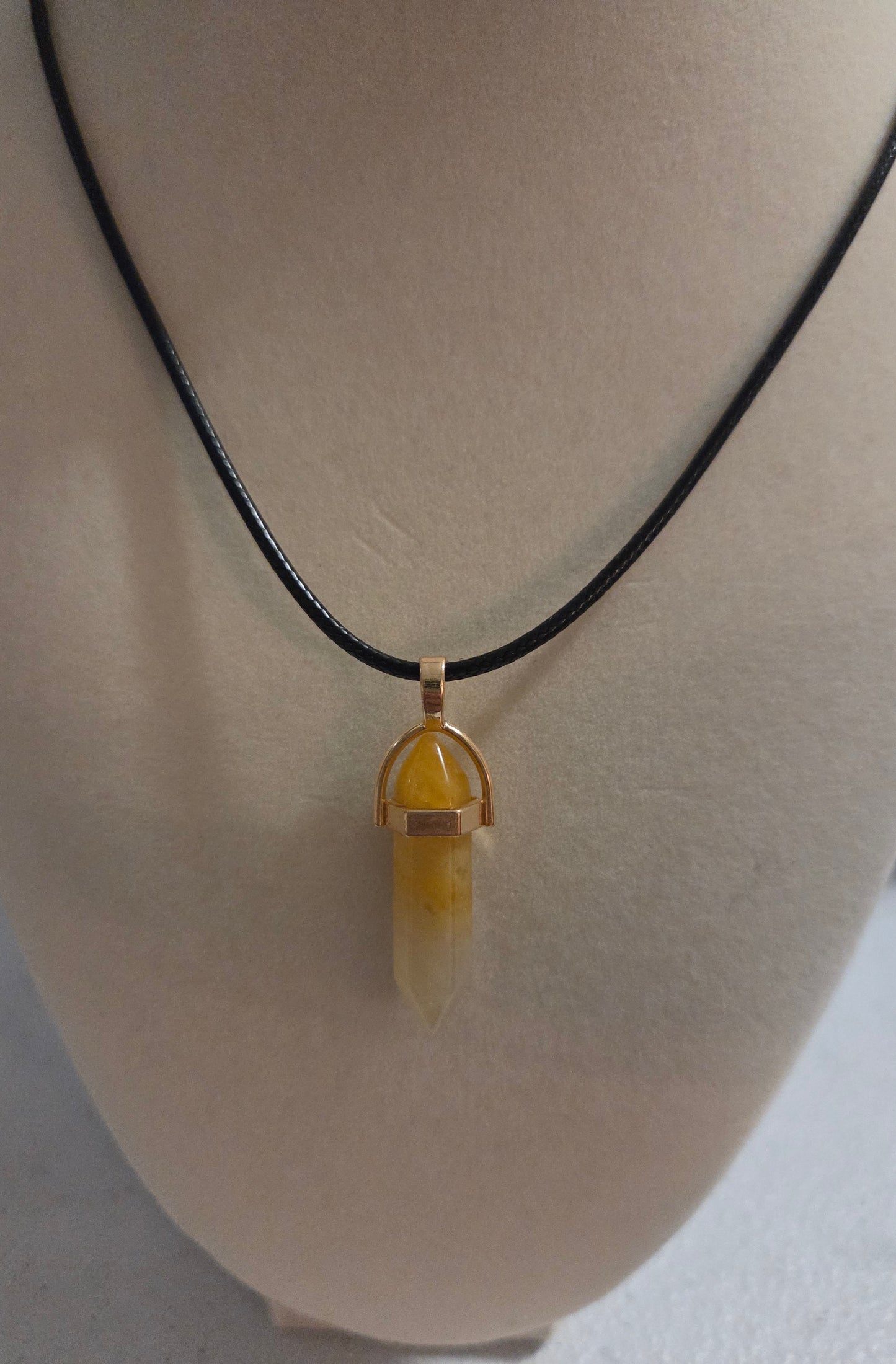 Citrine pendant with cord
