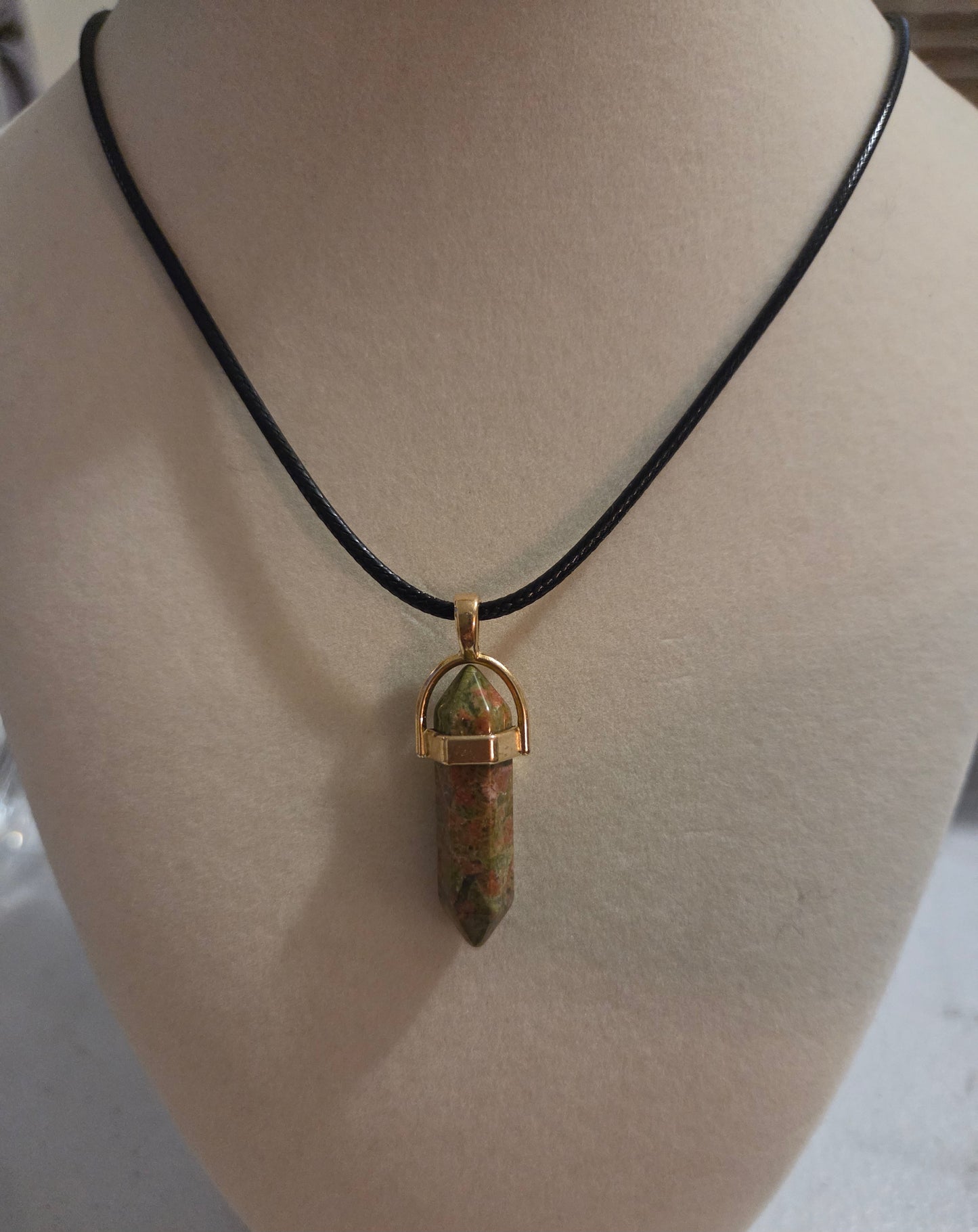 Unakite pendant with cord