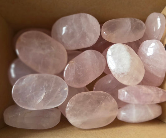 Rose Quartz 🌹 palm stones