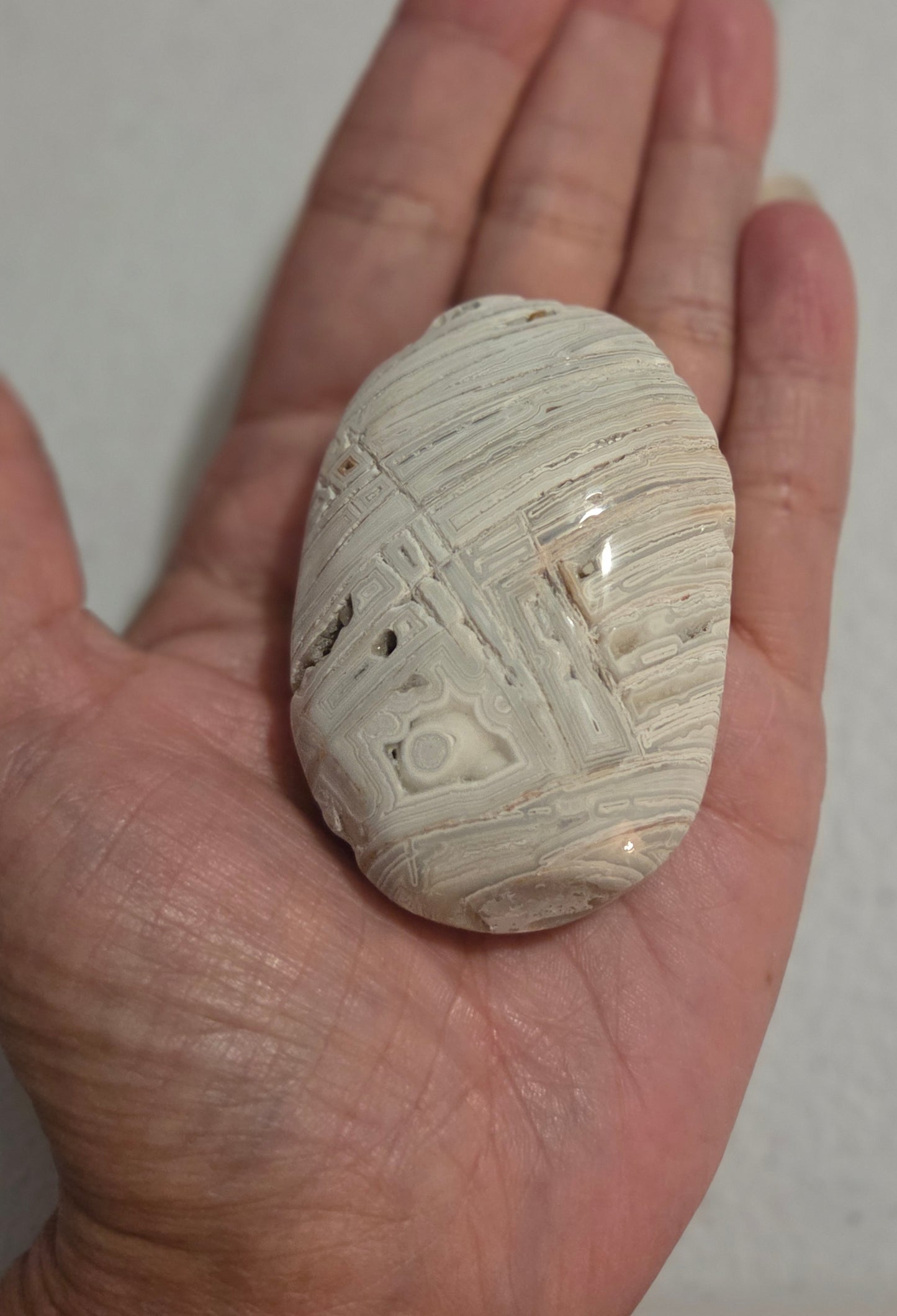 Mexican White Lace Agate Palm stone