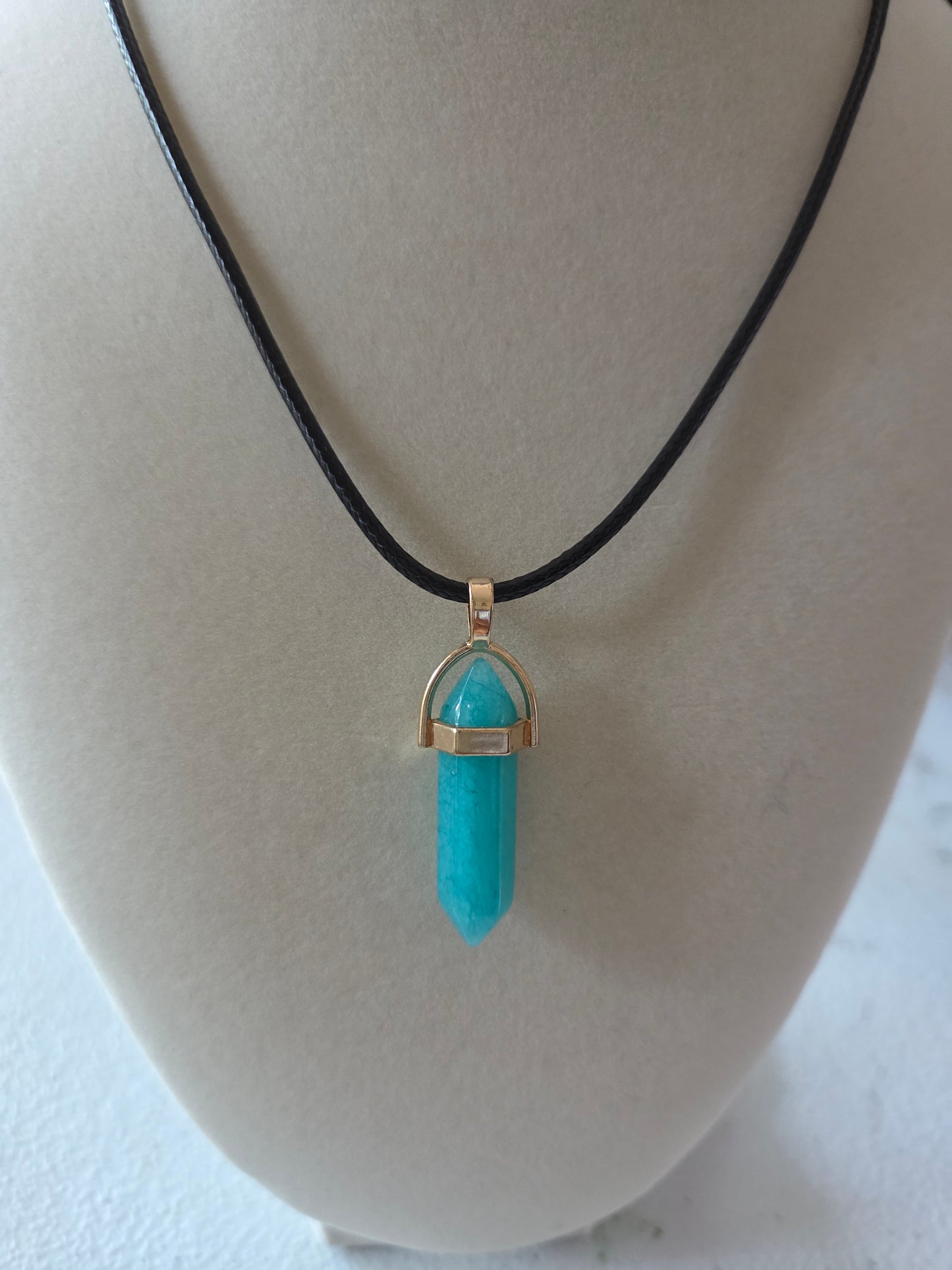 Aquamarine pendant with cord