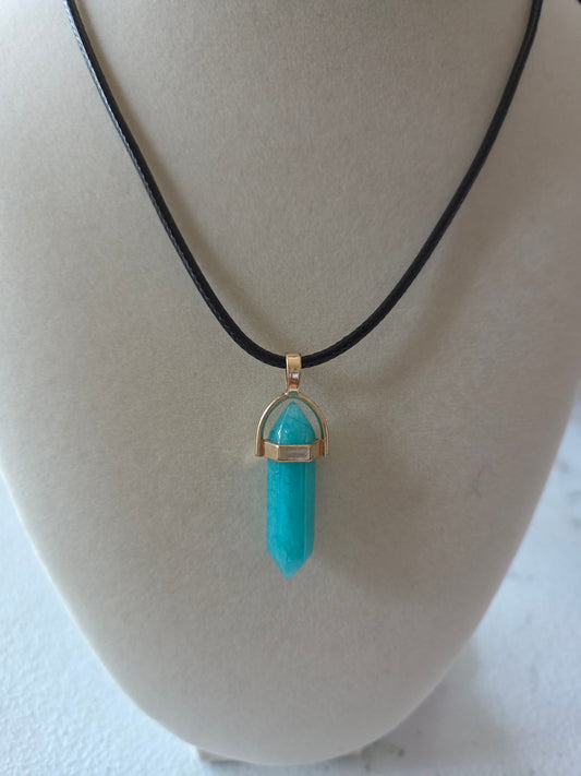 Aquamarine pendant with cord
