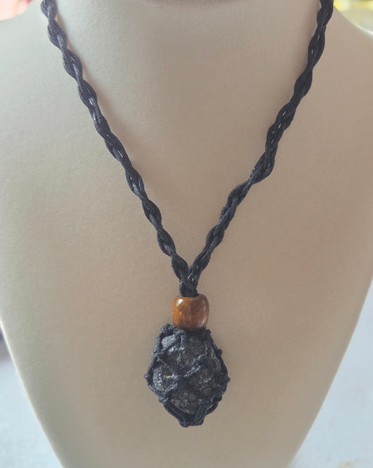Tektite in adjustable basket necklace