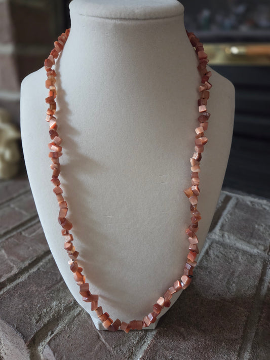Orange Eye chip stretch necklace approx 12 in long